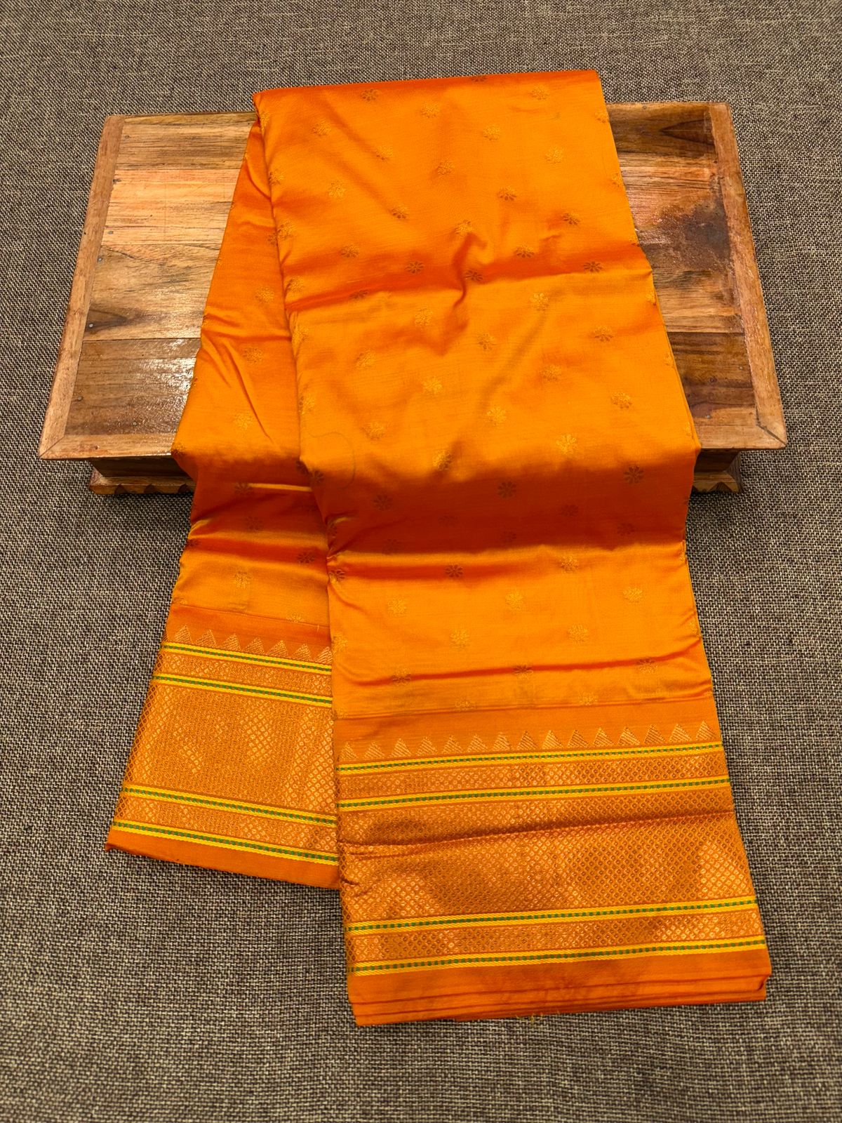 Experience luxury and tradition redefined with the Prominent Kalanjali Paithani Saree with Running Blouse Piece – a perfect addition to your collection in your Wardrobe.